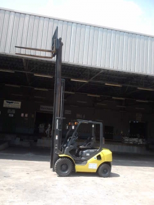 ขายรถ komatsu 2.5 ตัน ดีเซล