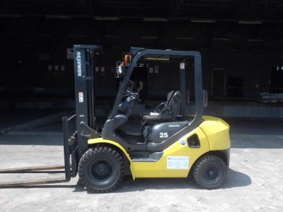 ขายรถ komatsu 2.5 ตัน ดีเซล