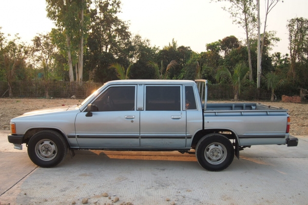 ขายถูก TOYOTA HERO LN56 4ประตู (แค็ปเล็ก) ปี90