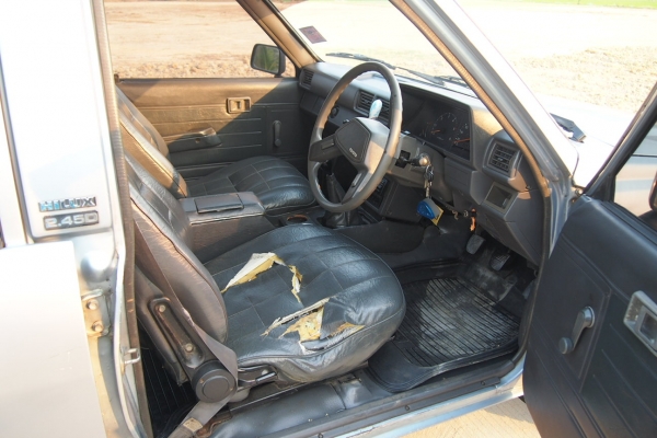 ขายถูก TOYOTA HERO LN56 4ประตู (แค็ปเล็ก) ปี90