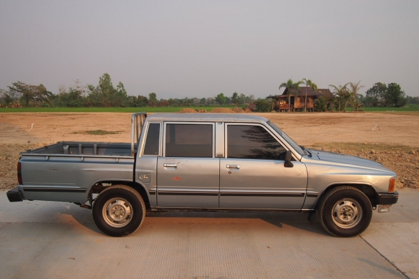 ขายถูก TOYOTA HERO LN56 4ประตู (แค็ปเล็ก) ปี90