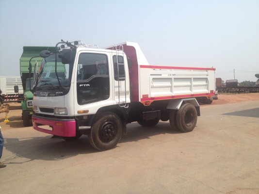 ISUZU DECA เครื่อง 210 แรงดั้มพ์ สวยๆไม่แพงคุ้มครับคัชซีใหญ่น่าใช้ระบบน้ำมันพร้อมเล่มทะเบียนไม่แพงครับ