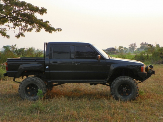 ลดราคาขาย TOYOTA LN65 4ประตู คานแข็ง 4x4 ขายราคา 269,000.-