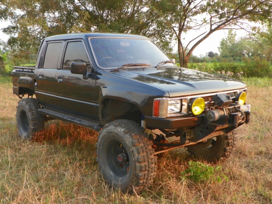 ลดราคาขาย TOYOTA LN65 4ประตู คานแข็ง 4x4 ขายราคา 269,000.-