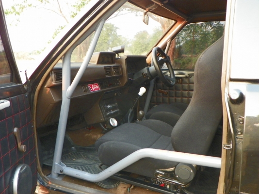 ลดราคาขาย TOYOTA LN65 4ประตู คานแข็ง 4x4 ขายราคา 269,000.-