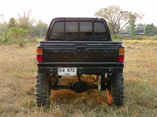 ลดราคาขาย TOYOTA LN65 4ประตู คานแข็ง 4x4 ขายราคา 269,000.-