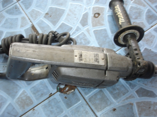 ขายสว่านไฟฟ้าแบบกระแทก ยี่ห้อ makita รุ่น 8416 ขนาด 5/8" 570 วัตต์