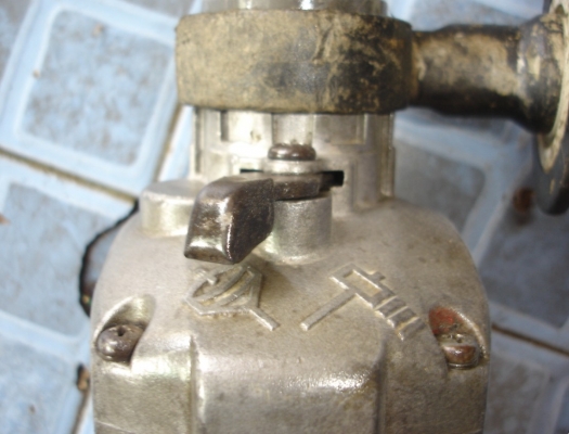 ขายสว่านไฟฟ้าแบบกระแทก ยี่ห้อ makita รุ่น 8416 ขนาด 5/8" 570 วัตต์