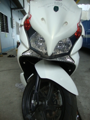 ขาย pcx 125  สีขาว  ราคา 40000.-