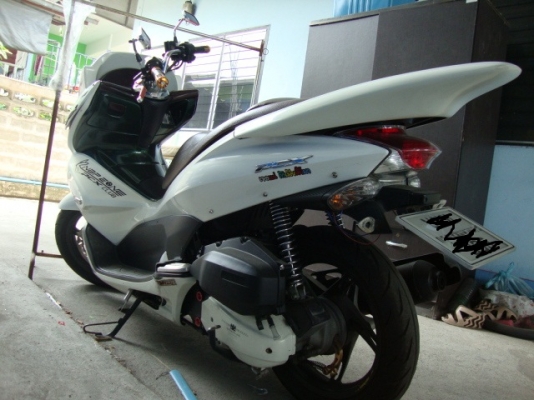 ขาย pcx 125  สีขาว  ราคา 40000.-