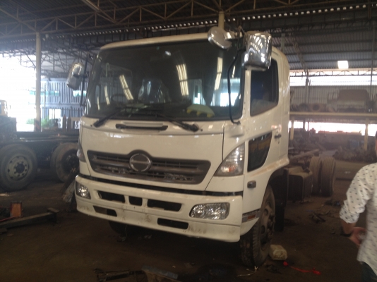 กำลังเก็บงานครับรอเจ้าของอยู่ HINO MEGA เครื่อง 260 แรงช่วงกระบะยาว 7.20 เมตร ยาง 900 ขอบ20 รีบๆเลยครับคันนี้วิ่งร่องสบายเครื่องแรงช่วงล่างใหญ่ สนใจโทรเลยครับ กำลังเก็บงานครับรอเจ้าของอยู่ HINO MEGA เครื่อง 260 แรงช่วงกระบะยาว 7.20 เมตร ยาง 900 ขอบ20 รีบๆเลยครับคันนี้วิ่งร่องสบายเครื่องแรงช่วงล่างใหญ่ สนใจโทรเลยครับ