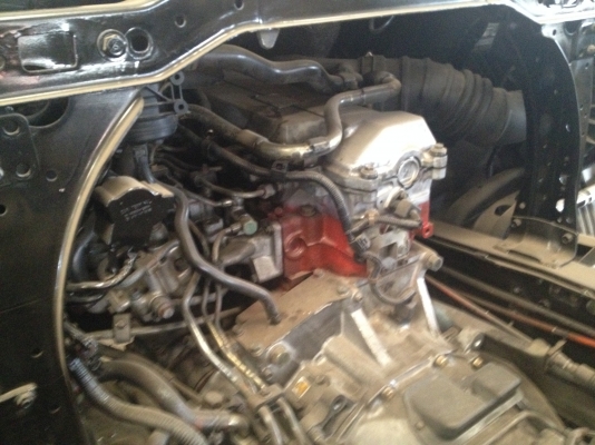 กำลังเก็บงานครับรอเจ้าของอยู่ HINO MEGA เครื่อง 260 แรงช่วงกระบะยาว 7.20 เมตร ยาง 900 ขอบ20 รีบๆเลยครับคันนี้วิ่งร่องสบายเครื่องแรงช่วงล่างใหญ่ สนใจโทรเลยครับ