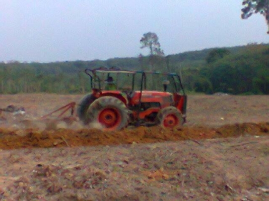 ขายรถไถ Kubota M9000 (4WD) สภาพพร้อมใช้งาน ขายรถไถ Kubota M9000 (4WD) สภาพพร้อมใช้งาน