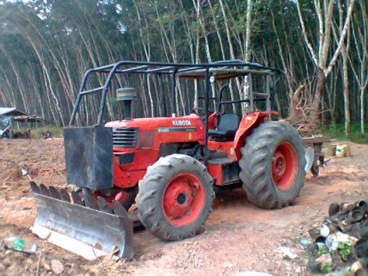 ขายรถไถ Kubota M9000 (4WD) สภาพพร้อมใช้งาน