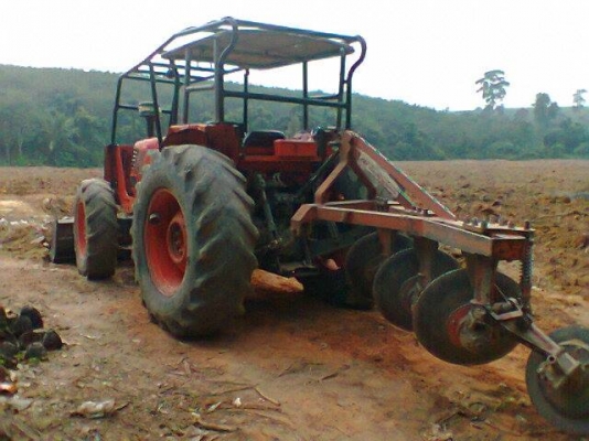 ขายรถไถ Kubota M9000 (4WD) สภาพพร้อมใช้งาน ขายรถไถ Kubota M9000 (4WD) สภาพพร้อมใช้งาน