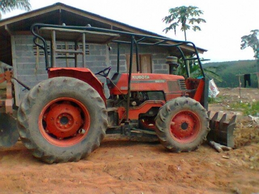 ขายรถไถ Kubota M9000 (4WD) สภาพพร้อมใช้งาน ขายรถไถ Kubota M9000 (4WD) สภาพพร้อมใช้งาน