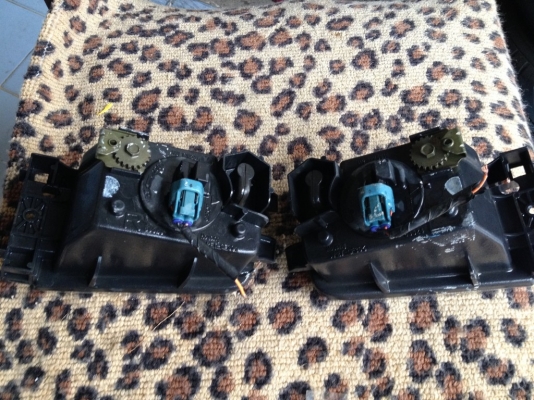 ไฟตัดหมอก นิสสัน a32เก่าญี่ปุ่นเป็นโคมเเก้วครับ