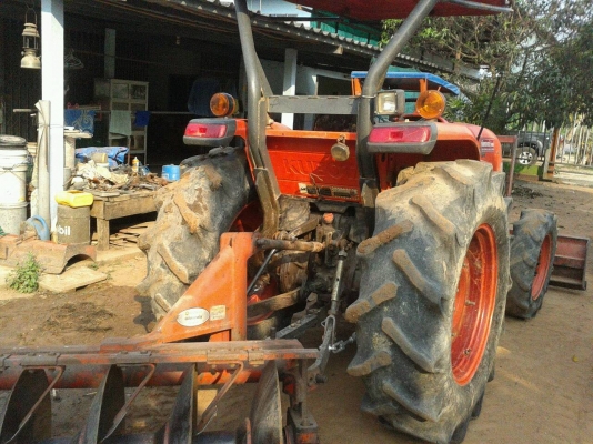 ขายรถไถ KUBOTA L4708 ดันหน้า ผาน6 รถสภาพเดิมๆไม่ได้ทำสีใหม่ พร้อมใช้งาน ทะเบียนพร้อมโอน