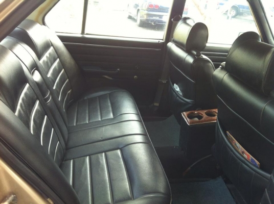 ขาย BMW 525 สีบรอนด์ทอง 50,000 บาทถ้วน