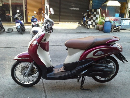 Fino ปี 54 สีแดง ครีม ท่ออาร์ม สีสวย เครื่องเดิมแน่นๆ เอกสารครบ