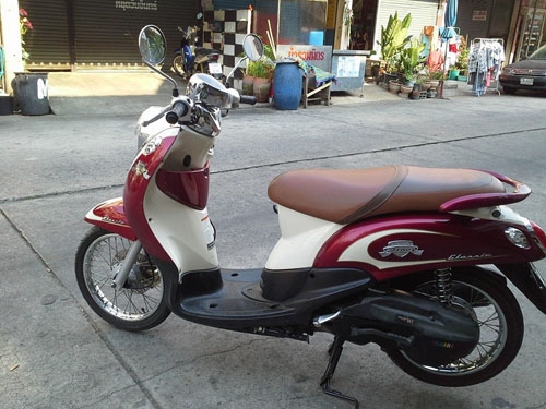 Fino ปี 54 สีแดง ครีม ท่ออาร์ม สีสวย เครื่องเดิมแน่นๆ เอกสารครบ