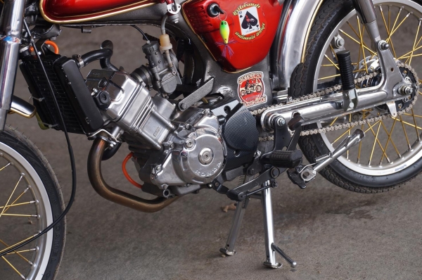 ขาย SUZUKI A 100 เครื่อง โซนิค แต่งแรง ๆ ๆ สมใจ รถประกอบ เพิงเส็จ เจ้าของ ทำแล้ว ไม่ค่อยได้ใช้ครับ สภาพ จบ ๆ สวย ใส ไม่ มีตำหนิ อะไหล่ชุบเยอะ ท่อ ผ่า เสียง โหด ๆ ระบบไฟติดครบทุกจุดแบตใหม่ มีไฟเต็มคัน ทะเบียนเครื่อง