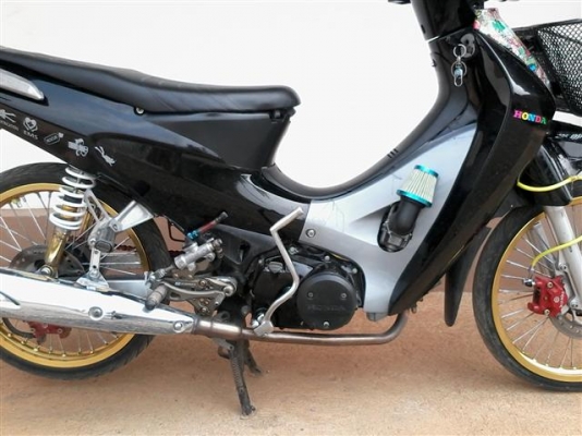 ขาย Wave125 ทะเบียนพร้อมโอนรถปี 47 ภาษีขาดยังไม่เกิน 3 ปี เครื่องแรงแต่งมาพอประมาณ ขาย 9900 บาท