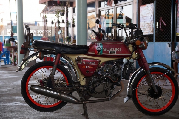 ขาย SUZUKI A 100 เครื่อง โซนิค แรง ๆ พร้อมทะเบียน สภาพแห้ง ๆ รถพร้อมใช้เครื่องดี มาก มาก สภาพโดยรวมตามรูป