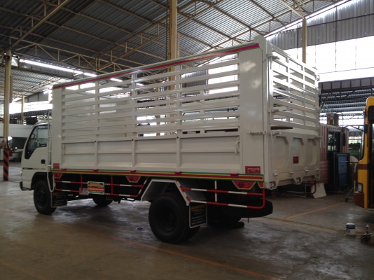 ISUZU NPR เครื่อง 120 แรงกระบะดั้มพ์ยาว 5.50 เมตร สูง 1.80 เมตร สวยเลยครับดั้มพ์คอกสูงลูกค้าอยากได้แบบนี้จัดได้ครับ