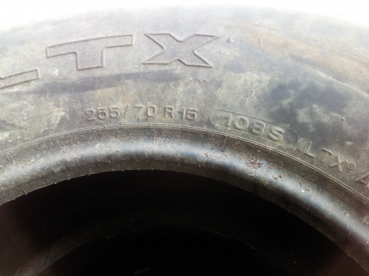 ขายยางมือสอง