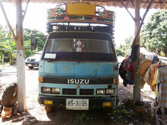 **315,000 บ.ต่อรอง**ขาย6ล้อราคาเบาๆ ISUZU NKR 110HP JAANKR58LK ห้างแท้หูช้าง เกียร์ยาว เครื่อง4BE1 110แรง เครื่องดีติดง่าย แรงดี ช่วงล่าง6น็อตHINO หน้า-หลัง คัสซีสวยเดิมไม่ผุ ไม่ดาม กระบะพื้นไม้คอกไม้ สภาพดีฝาทึบดี ยาง7.50 ดี6เส้น หัวเก๋งสีไม่สวยมีแตกมีลอ
