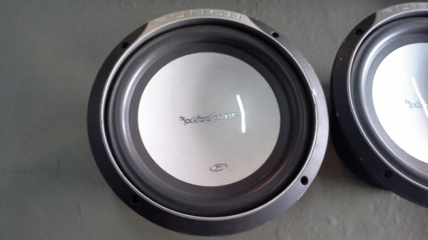 ลำโพง Sub Woofer Rockford Fosqate ขนาด 10 นิ้ว สวย ดี ถูก