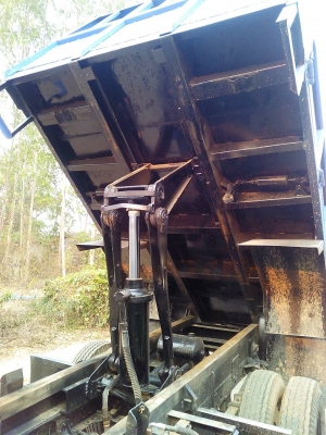 ขายรถดั้ม ISUZU ยูโร 2 เครื่อง100 แรงม้า NKR