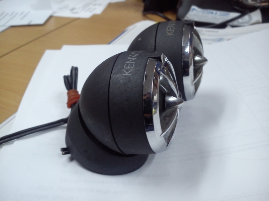 ทวิสเตอร์ KENWOOD แบบทรงโดม เสียงนุ่มไม่บาดหู ปรับทิศทางได้ ของมือสองญี่ปุ่นครับ ทวิสเตอร์ KENWOOD แบบทรงโดม เสียงนุ่มไม่บาดหู ปรับทิศทางได้ ของมือสองญี่ปุ่นครับ