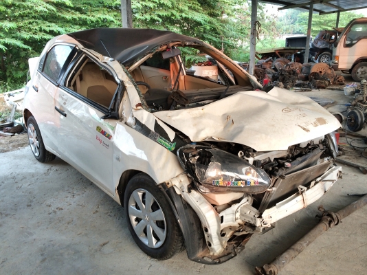 ขายด่วน HONDA BRIO ปี 2012 สีขาว