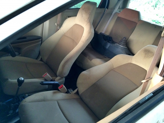 ขายด่วน HONDA BRIO ปี 2012 สีขาว