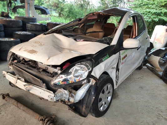 ขายด่วน HONDA BRIO ปี 2012 สีขาว