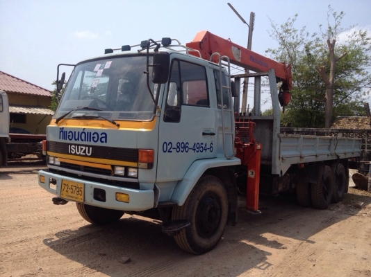 รถสิบล้อติดเครน