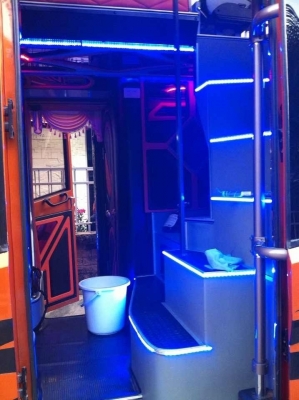 ขายรถทัวร์ 2 ชั้น 8 ล้อ พร้อมทะเบียน