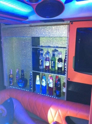 ขายรถทัวร์ 2 ชั้น 8 ล้อ พร้อมทะเบียน