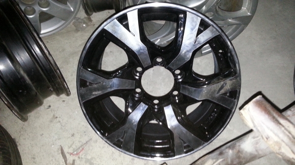 เศษล้อ  Altis plius และมีอีกหลายรุ่นและมีล้อเดิมอีกหลายรุ่น หารุ่นไหนอยู่ติดต่อสอบถามมาครับ