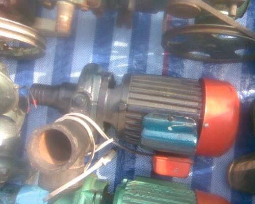 ปั้มหอยโข่ง 2 นิ้วอิตาลีสภาพพร้อมใช้งานครับขนาดท่อ 2  นิ้วตัวใหญ่หนาครับแรงดีครับราคานี้คุ้มมากครับไม่ต้องเบิกใหม่ครับ