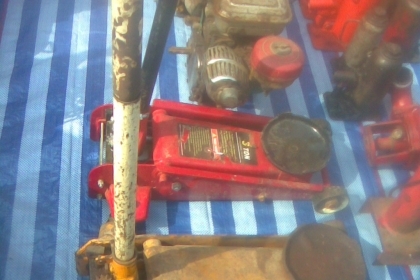 แม่แรงตะเข้ 3 ตันพร้อมใช้สภาพพร้อมใช้งานครับเดิมๆครับ   ขนาด 3  ตัน หนักแน่นครับ  ราคานี้คุ้มมากครับ