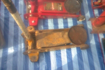 แม่แรงตะเข้ 3 ตันพร้อมใช้สภาพพร้อมใช้งานครับเดิมๆครับ   ขนาด 3  ตัน หนักแน่นครับ  ราคานี้คุ้มมากครับ