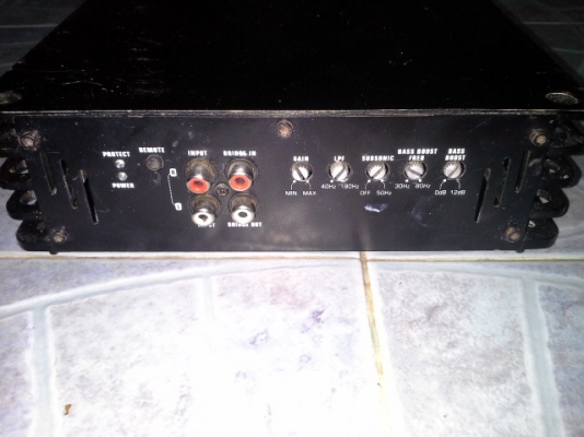 ขายชุดซับ 12" ว้อยคู่ กับแอมป์ class d