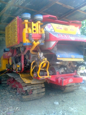 ขายรถเกี่ยวข้่าวศักดิ์พัฒนาเช็คลงนาปังแล้วพร้อมเทเลอร์สิบล้อปรับราคา890000บาท