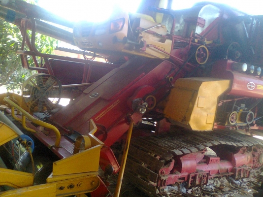 ขายรถเกี่ยวข้่าวศักดิ์พัฒนาเช็คลงนาปังแล้วพร้อมเทเลอร์สิบล้อปรับราคา890000บาท