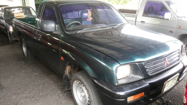 **105,000 บ.ต่อรอง**ขายกระบะตอนเดียว MITSU L200 Strada 2.5 ปี39/96 เครื่องเดิมเกียร์เดิม เครื่องดี แรง ช่วงล่างดีคัสซีสวยเดิม ไม่ผุ กระบะพื้นดีไม่ผุ ภายในเก๋งดีคอนโซลดี พ.ธรรมดา แอร์ ยางดี4เส้น สีสันพอใช้ มีรอยข่วนเยอะ เก็บสีหน่อยสวยเลย พร้อมใช้ พร้อมลุยง