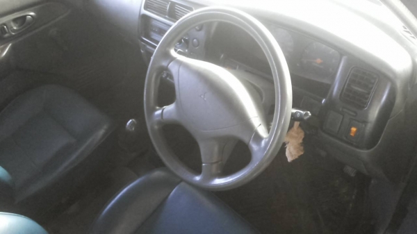 **105,000 บ.ต่อรอง**ขายกระบะตอนเดียว MITSU L200 Strada 2.5 ปี39/96 เครื่องเดิมเกียร์เดิม เครื่องดี แรง ช่วงล่างดีคัสซีสวยเดิม ไม่ผุ กระบะพื้นดีไม่ผุ ภายในเก๋งดีคอนโซลดี พ.ธรรมดา แอร์ ยางดี4เส้น สีสันพอใช้ มีรอยข่วนเยอะ เก็บสีหน่อยสวยเลย พร้อมใช้ พร้อมลุยง