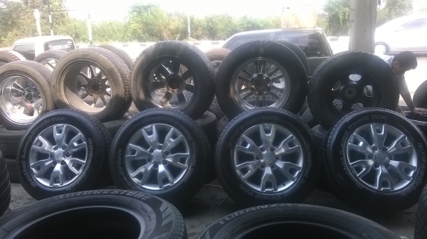 ล้อ FORDขอบ18พร้อมยาง BFปี11ชุดละ16500